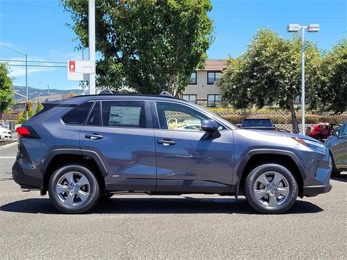 2025 Toyota RAV4 Hybrid LE