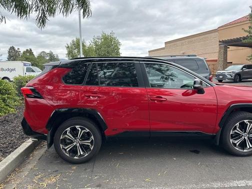 2025 Toyota RAV4 Hybrid SE