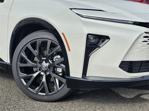 2025 Toyota Crown Signia Limited