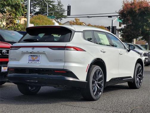 2025 Toyota Crown Signia Limited