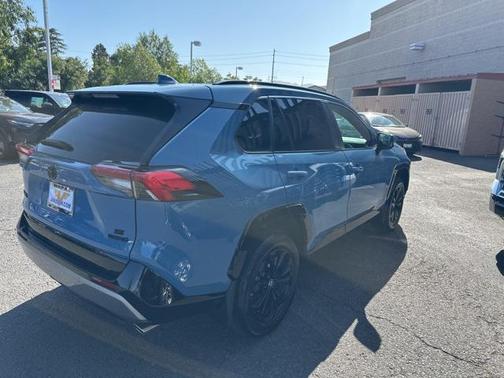 2023 Toyota RAV4 Hybrid SE