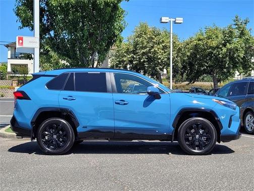 2023 Toyota RAV4 Hybrid SE