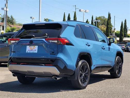 2023 Toyota RAV4 Hybrid SE