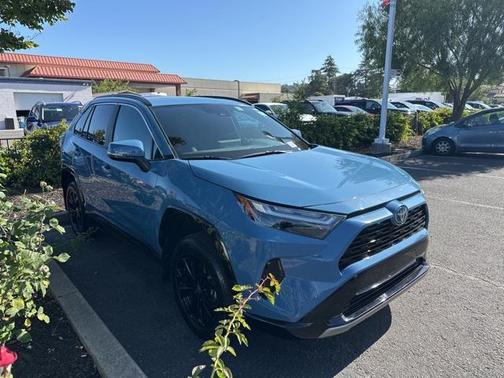 2023 Toyota RAV4 Hybrid SE