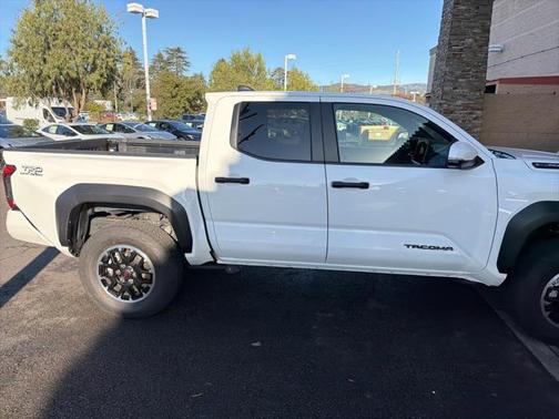 2025 Toyota Tacoma Hybrid TRD Off Road