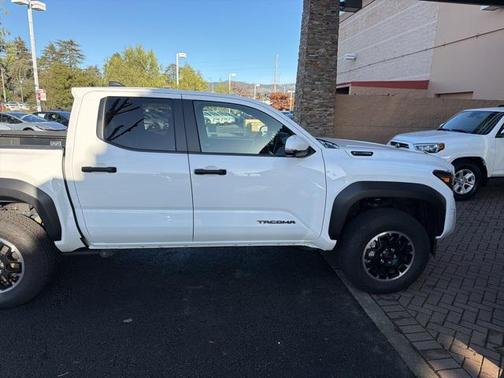 2025 Toyota Tacoma Hybrid TRD Off Road
