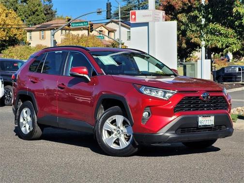 2020 Toyota RAV4 XLE
