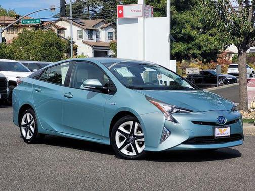 Pearl 2016 Toyota Prius Four Touring
