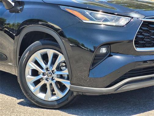 2022 Toyota Highlander Hybrid Limited