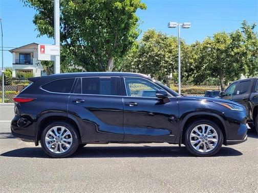 2022 Toyota Highlander Hybrid Limited