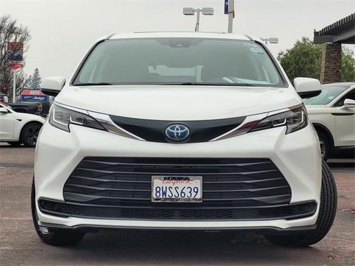 2021 Toyota Sienna LE