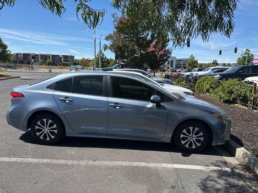2022 Toyota Corolla Hybrid LE