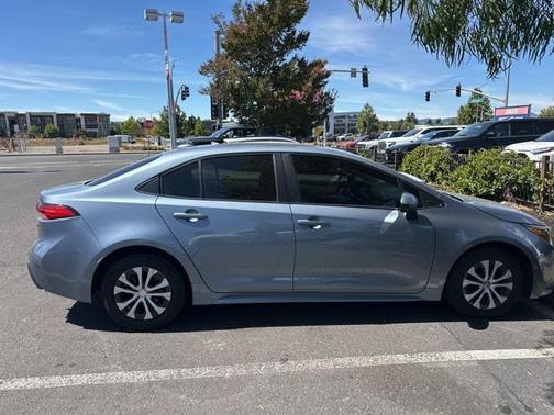 2022 Toyota Corolla Hybrid LE