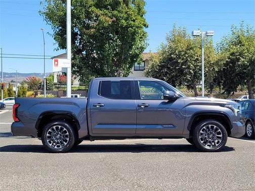 2023 Toyota Tundra Hybrid Platinum