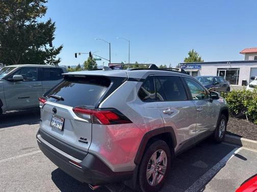 2024 Toyota RAV4 Hybrid XLE