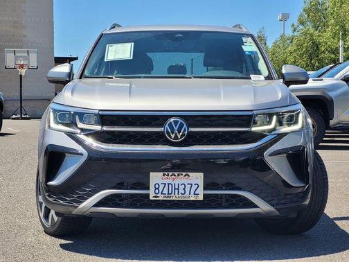 Silver Metallic 2022 Volkswagen Taos 1.5T SEL