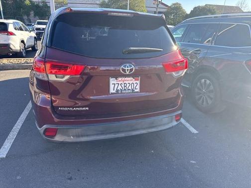 2017 Toyota Highlander LE