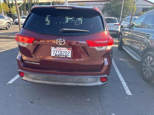 2017 Toyota Highlander LE