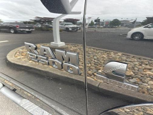2018 RAM 2500 Laramie Crew Cab 4x2 6'4' Box