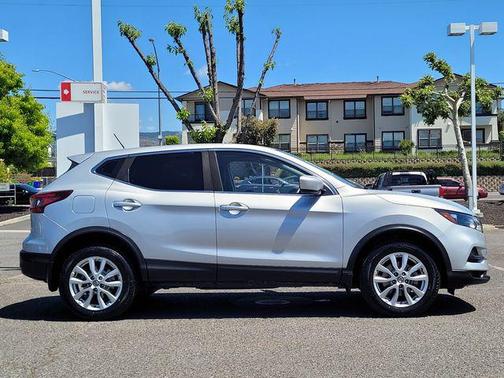 Brilliant Silver Metallic 2020 Nissan Rogue Sport S