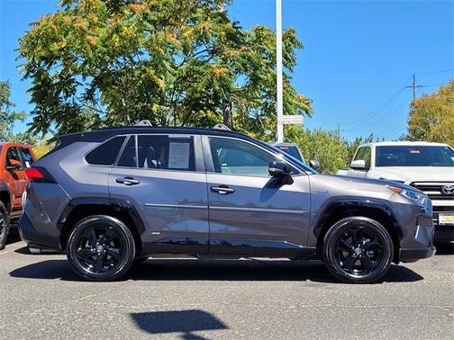 2019 Toyota RAV4 Hybrid SE