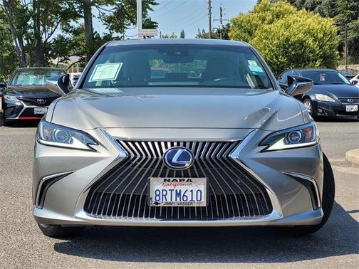 2020 Lexus ES 300h Base