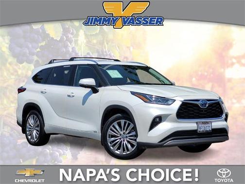 2023 Toyota Highlander Hybrid Platinum