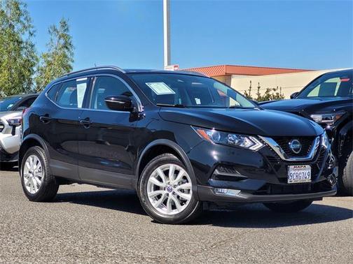 2022 Nissan Rogue Sport SV
