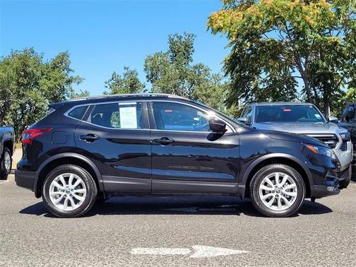 2022 Nissan Rogue Sport SV
