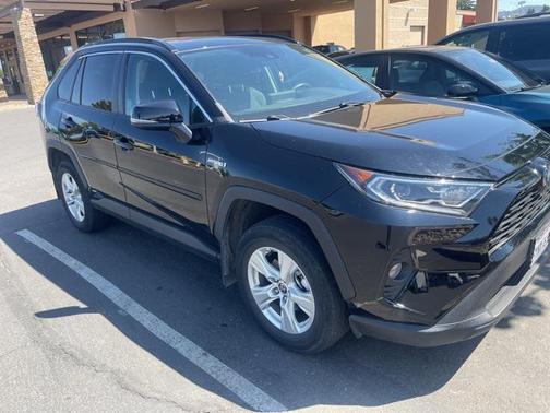 2021 Toyota RAV4 Hybrid XLE