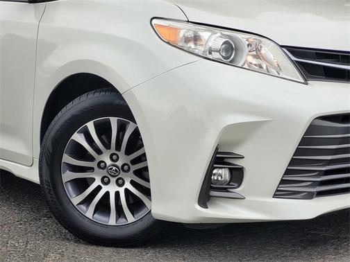 2018 Toyota Sienna XLE