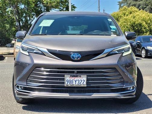 2022 Toyota Sienna Platinum 7 Passenger