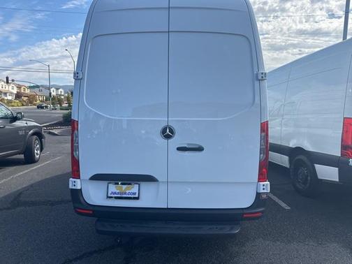 2024 Mercedes-Benz Sprinter 2500 High Roof