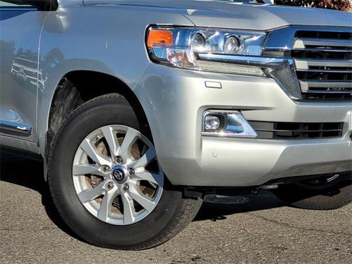 2017 Toyota Land Cruiser Base