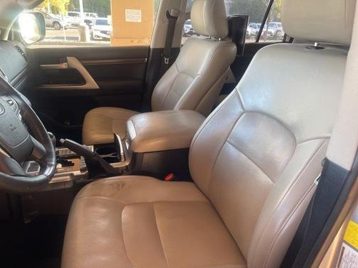 2017 Toyota Land Cruiser Base