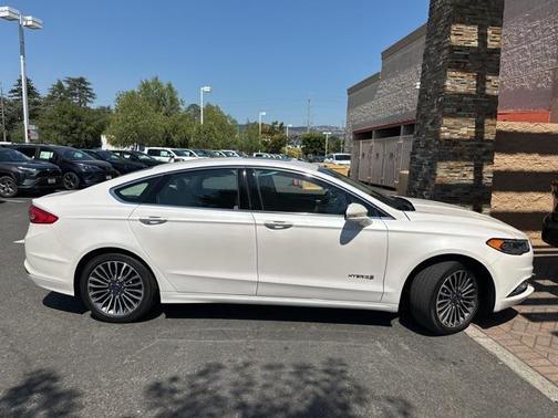 2017 Ford Fusion Hybrid SE