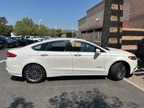 2017 Ford Fusion Hybrid SE