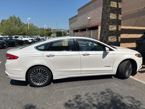 2017 Ford Fusion Hybrid SE