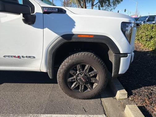 2025 GMC Sierra 2500 AT4