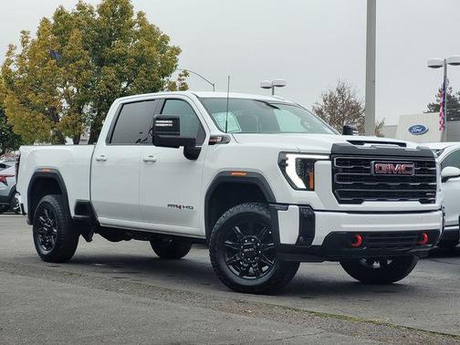 2025 GMC Sierra 2500 AT4