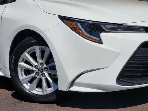 Ice Cap 2023 Toyota Corolla LE