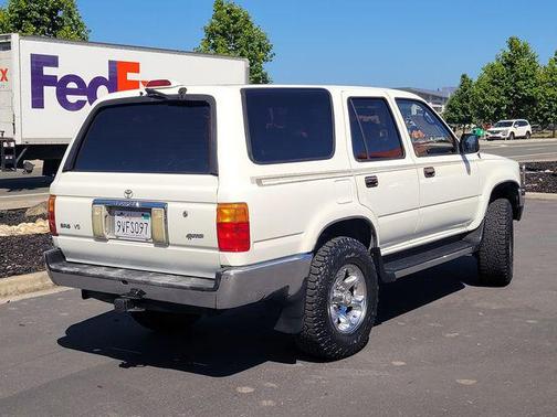 White 1995 Toyota 4Runner SR5 V6