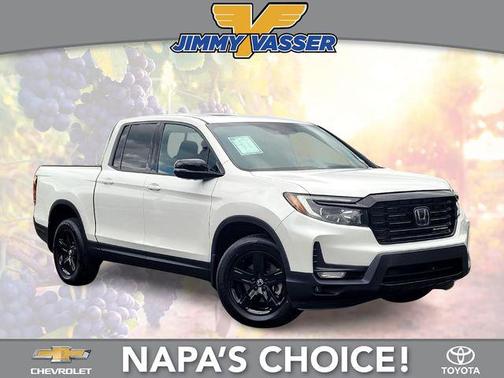 Platinum White Pearl 2023 Honda Ridgeline Black