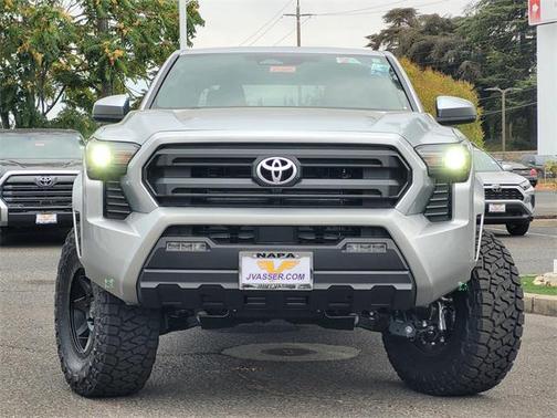 2025 Toyota Tacoma SR5