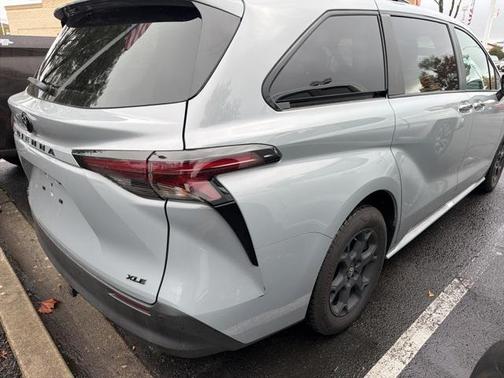 2025 Toyota Sienna Woodland Edition