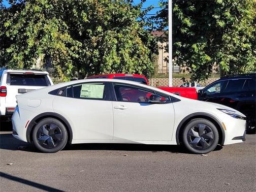 2026 Toyota Prius Plug-In Hybrid SE