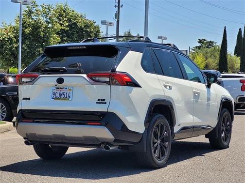 2022 Toyota RAV4 Hybrid SE