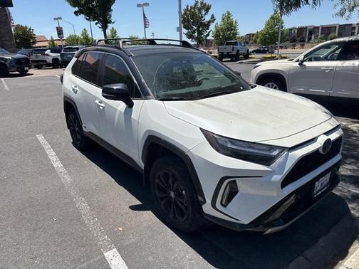 2022 Toyota RAV4 Hybrid SE