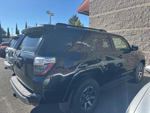 2024 Toyota 4Runner TRD Off Road