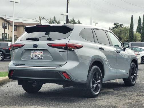 2024 Toyota Highlander Hybrid LE